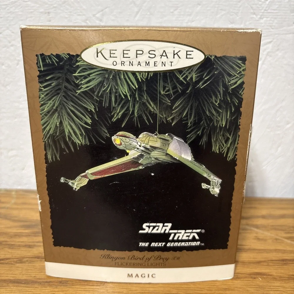 Star Trek The  Klingon Bird of Prey Hallmark Keepsake Ornament 1994
